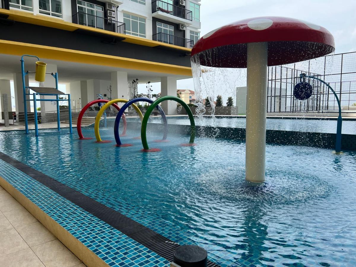 Appartamento New!! Loving Night Novo 2Br 4-9Pax I Jonker I Netflix I Family Malacca Esterno foto